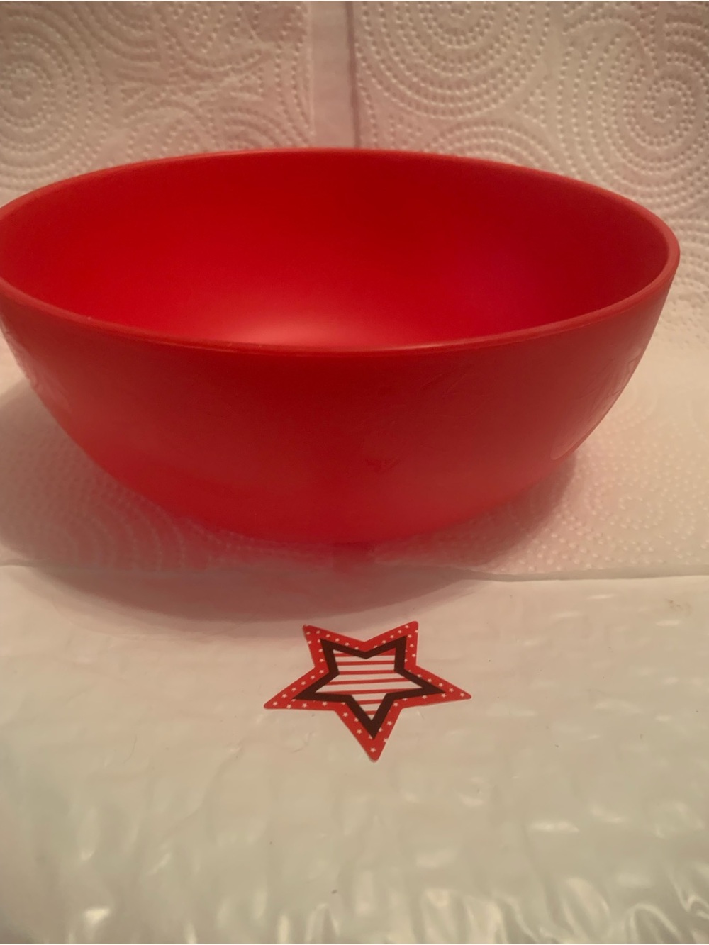 NEW Red Strawberry Plastic Bowl (1) 38 oz for Cereal Salad Snacks BPA free NWT